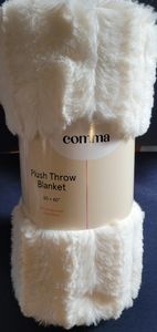 Comma Home White Plush Throw Blanket Super Soft Lightweight 50” X 60” - NEW